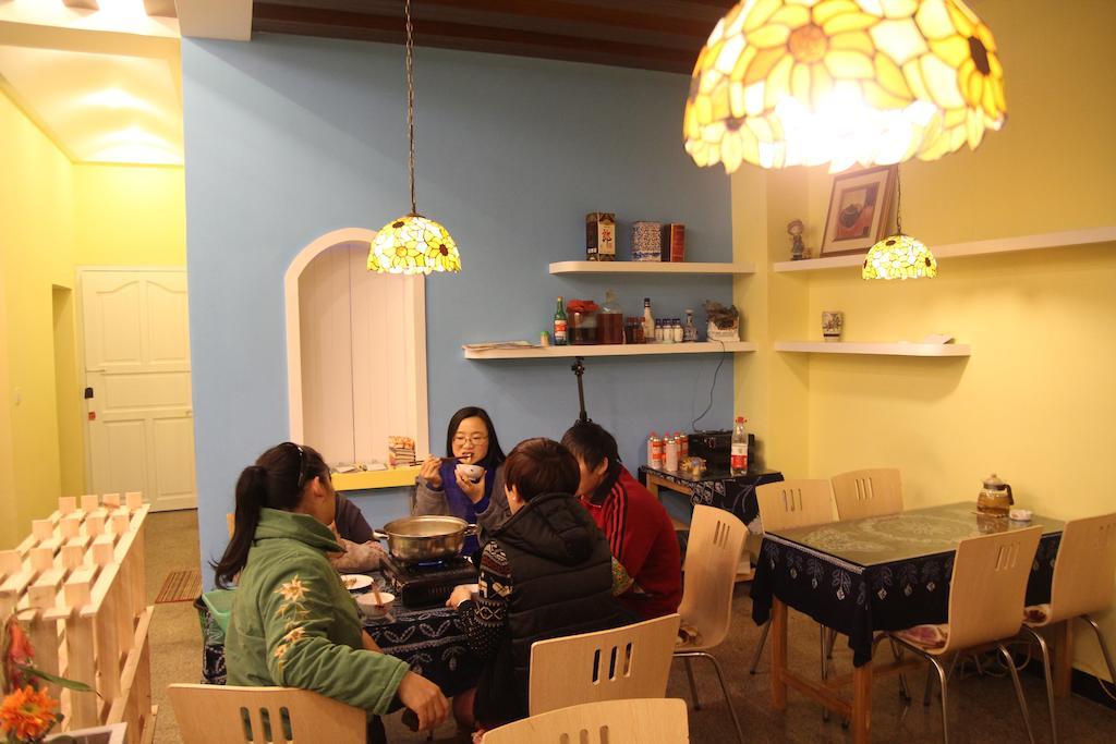 Tiffany Hostel Yangshuo Bagian luar foto